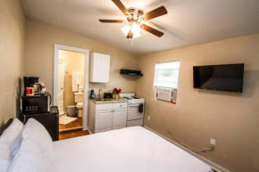 Remodeled Studio Near Downtown